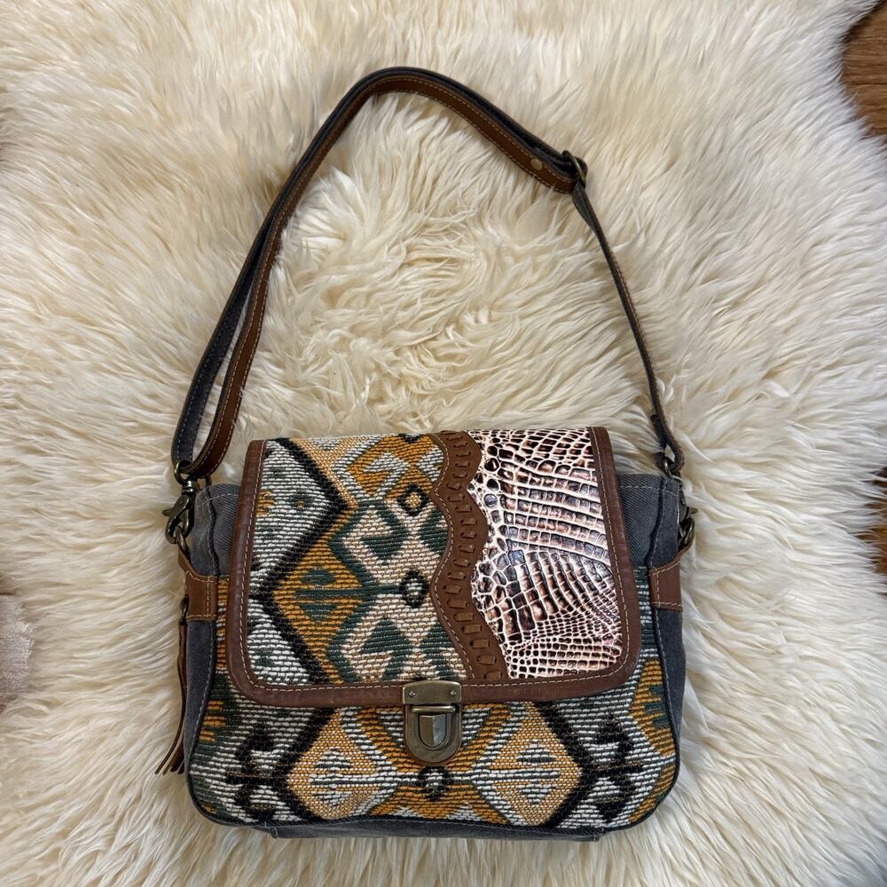 Myra Seneca Falls Messenger Bag Geometric Woven Tapestry Rug Faux Gator Leather